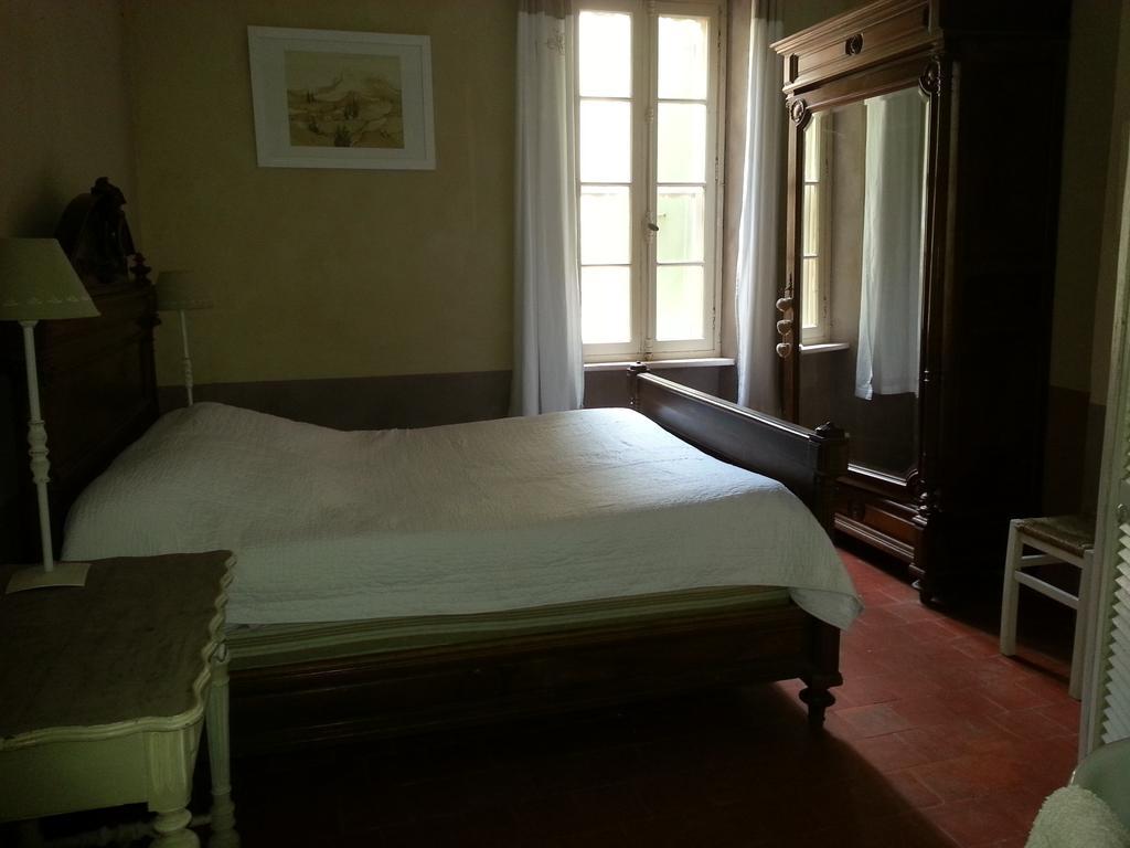 Le Patio Des Cigales Bed & Breakfast Roquefort-des-Corbières Room photo