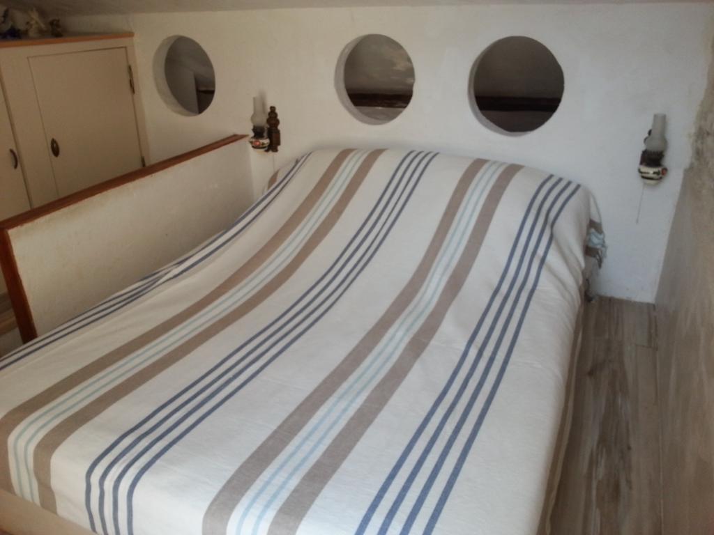 Le Patio Des Cigales Bed & Breakfast Roquefort-des-Corbières Room photo