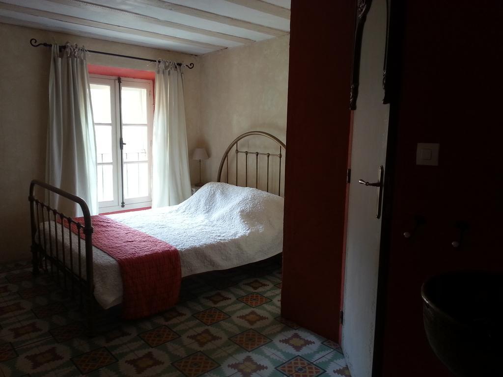 Le Patio Des Cigales Bed & Breakfast Roquefort-des-Corbières Room photo