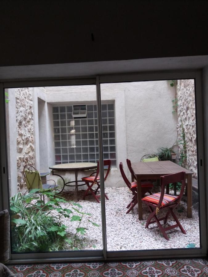 Le Patio Des Cigales Bed & Breakfast Roquefort-des-Corbières Exterior photo
